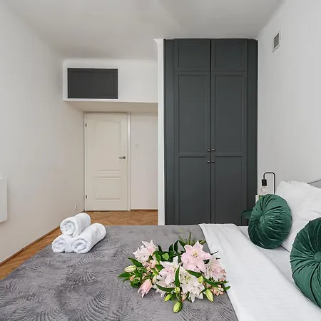 Lumina 3 Near Lazienki Krolewskie Apartment